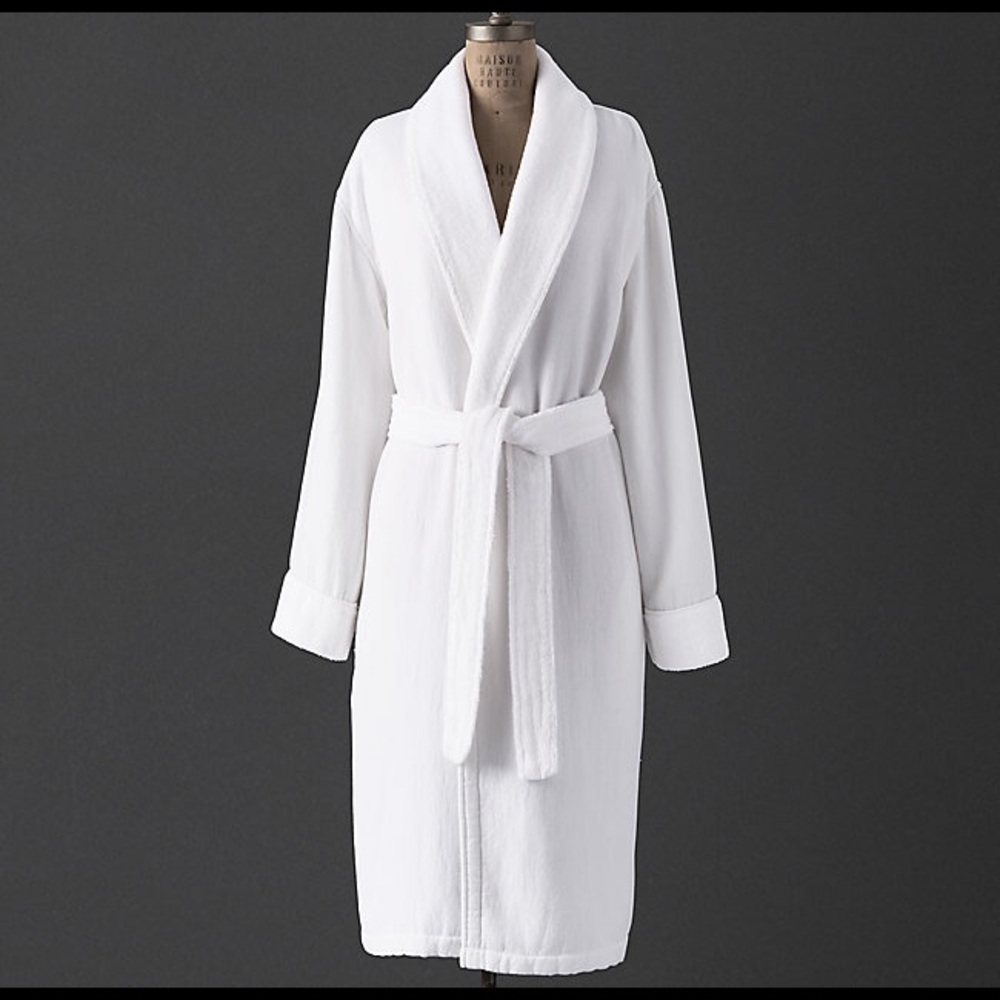 Restoration Hardware Luxury White Bathtobe